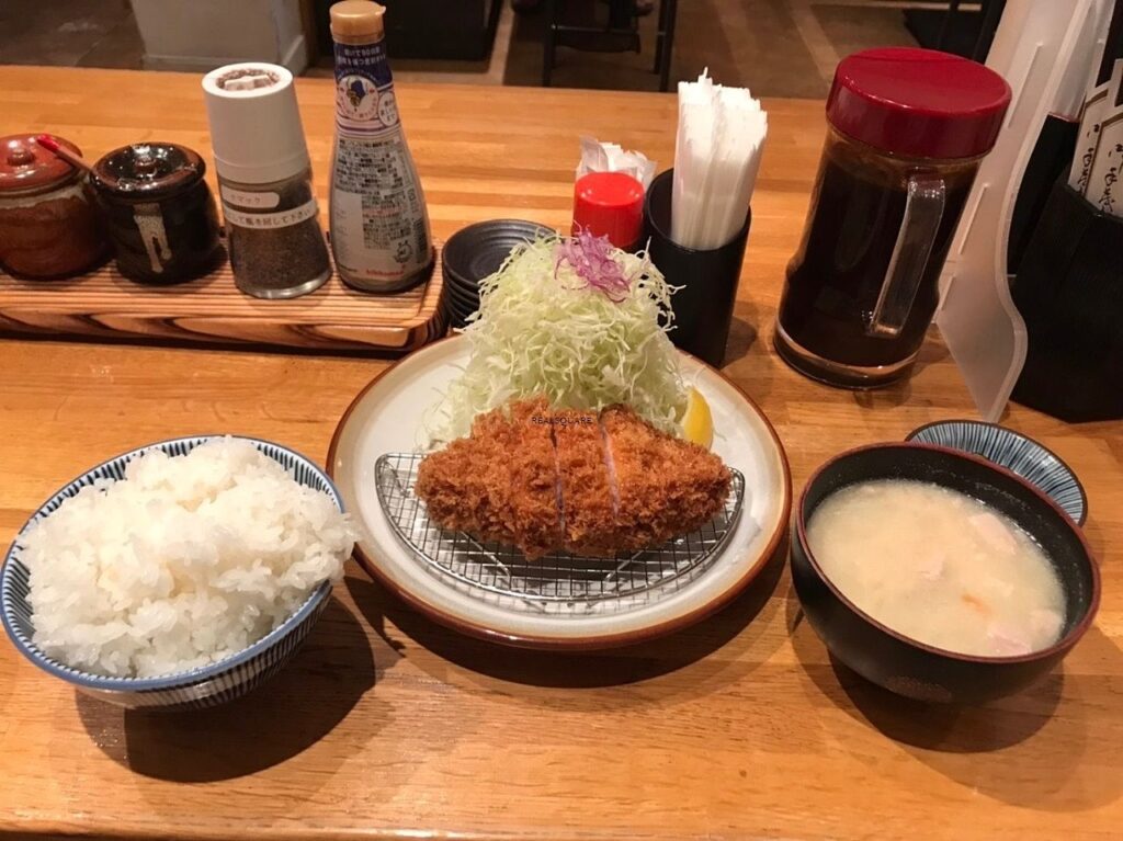 ロースかつ定食　￥1,200